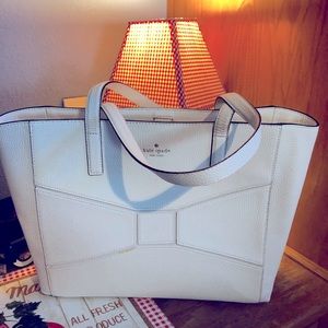 Kate Spade Large Tote/GREAT SUMMER BAG!!!